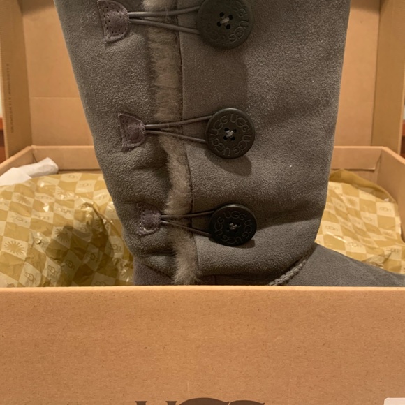 Ugg australia W Bailey button/triplet - Picture 2 of 6